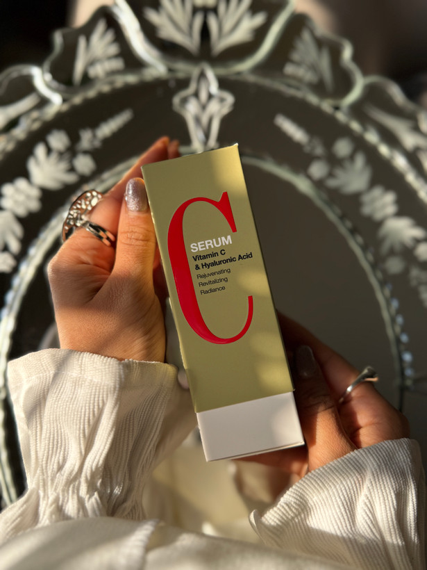 سرم ویتامین سی درمالوگ مدل Hyaluronic حجم ۵۰ میلی لیتر