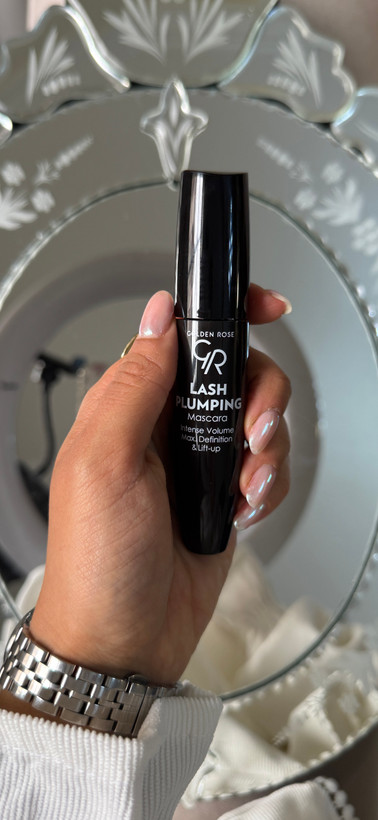 ریمل حجمدهنده گلدن رز مدل LASH PLUMPING با برس بزرگ پلاستیکی، ماندگاری طولانی، بافت یکنواخت و جداکننده مژه، حجمدهی و بلندکنندگی موثر، حجم 13 میلیلیتر
