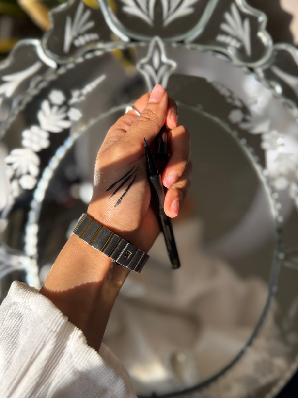 خط چشم ماژیکی مدل Precision Eyeliner Intense Black