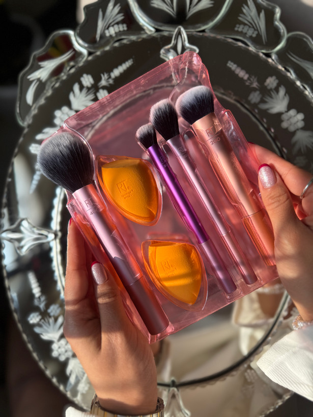 ست برس آرایشی ریل تکنیکس مدل Everyday Essentials به همراه پد آرایشی مجموعه 6 عددی