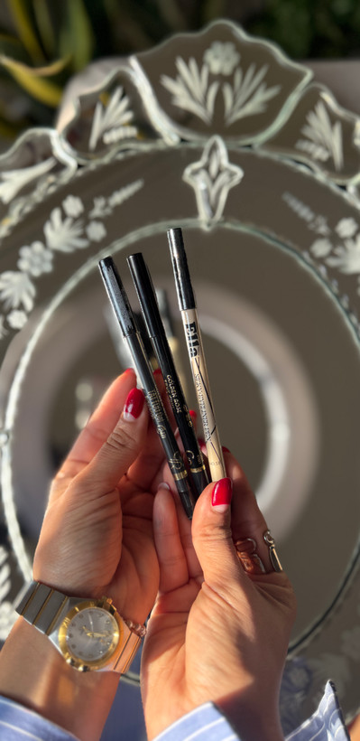 Ella Black Eyeliner مداد چشم مشکی و مخملی از برند الا