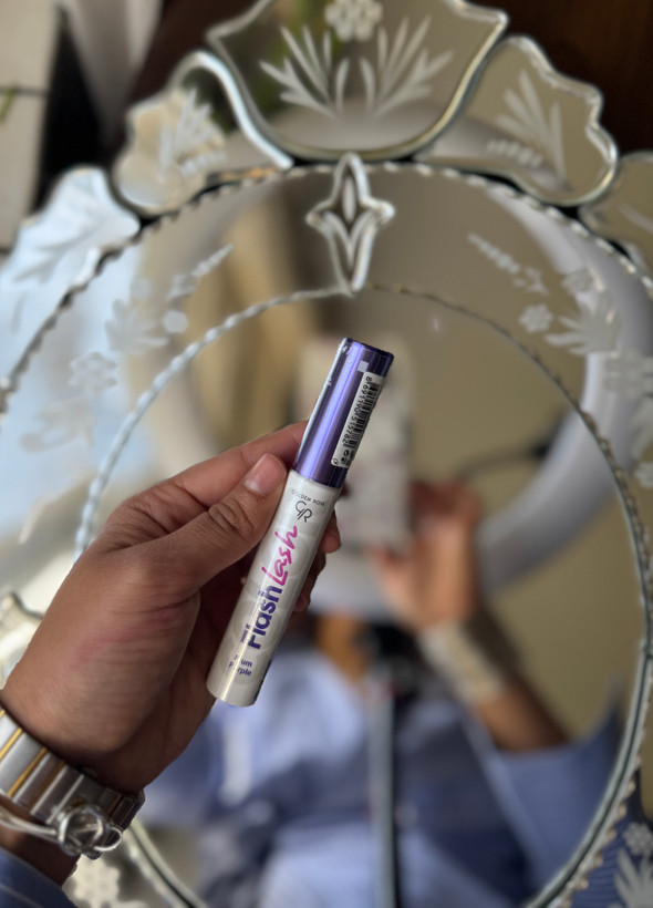 ریمل حجم دهنده و بلند کننده گلدن رز مدل Flash lash رنگ آبی بنفش زرشکی و بادمجونی و سبز با برس جدا کننده مژه