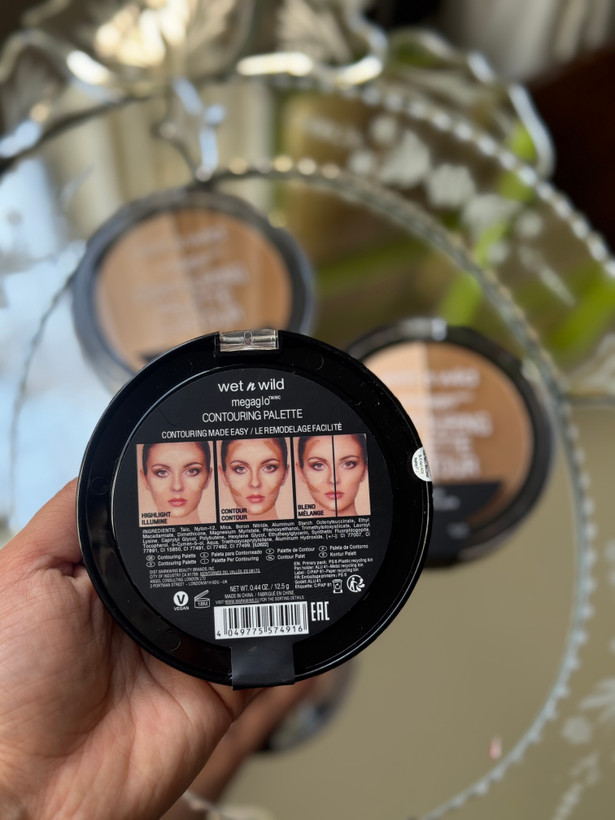 کانتور خشک دو رنگ وت اند وایلد Wet & Wild Mega Glo Countoring Palette
